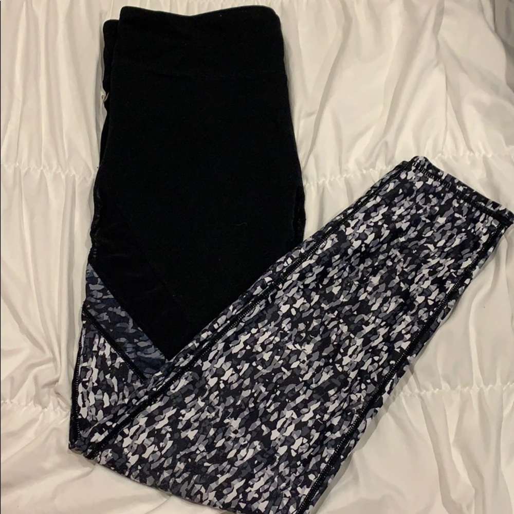 Black Leggings w patterned bottom and mesh stripe